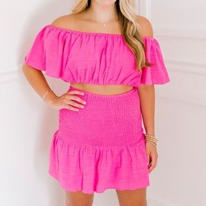 Adorable women’s 2 piece set hot pink!
